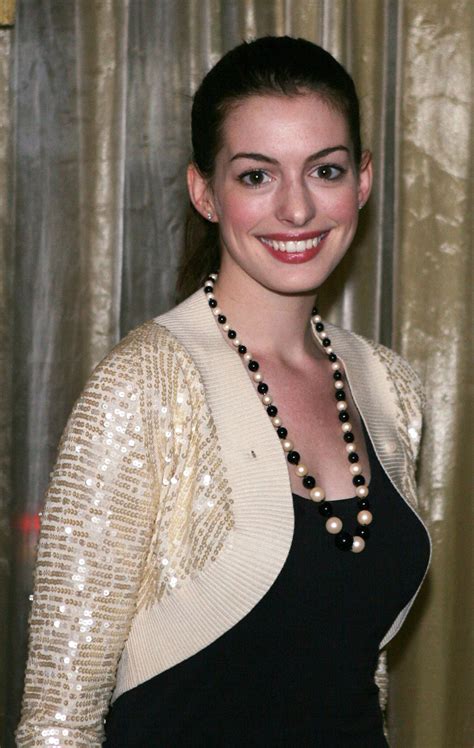 Anne hathaway witch queen of great power